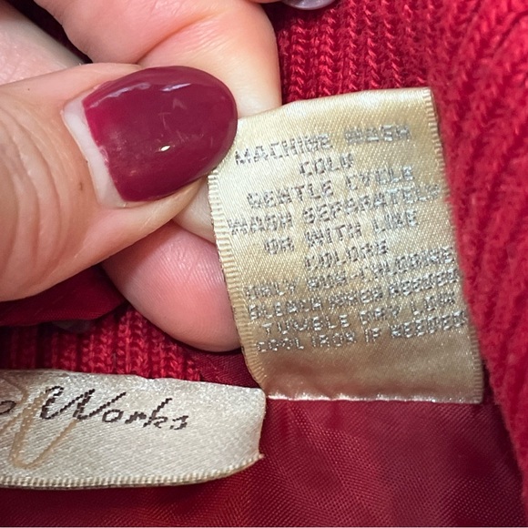 RED Puffer Vest womens M Pockets Sleeveless Jacket RIBBED BAND NECK M cinch Ties - Picture 11 of 16